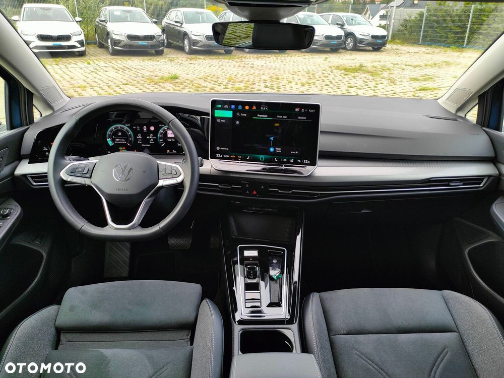 Volkswagen Golf - 10
