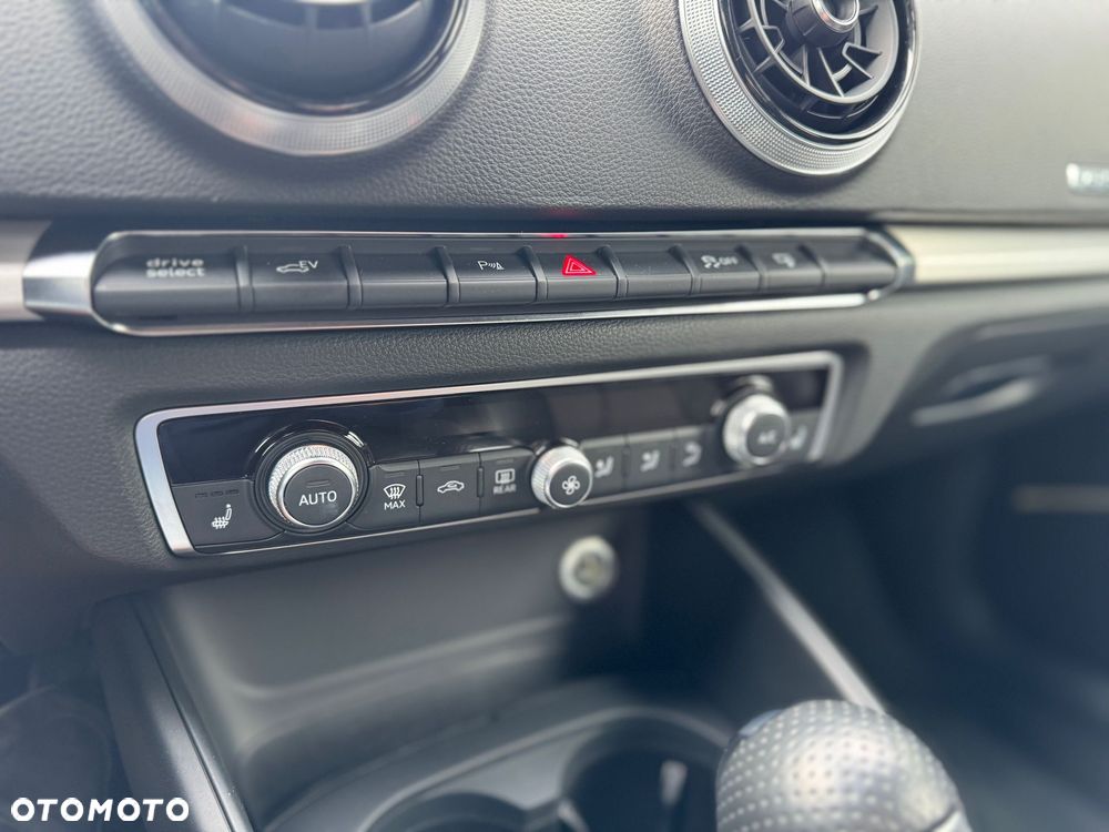 Audi A3 Sportback 1.4 TFSI e-tron Sport S tronic - 14