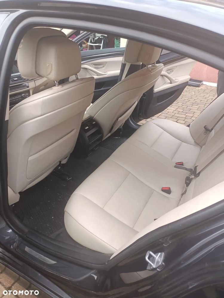 BMW Seria 5 520d xDrive Luxury Line - 3