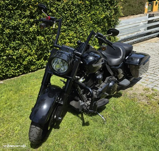 Harley-Davidson FLHR ROAD KING SPECIAL - 10