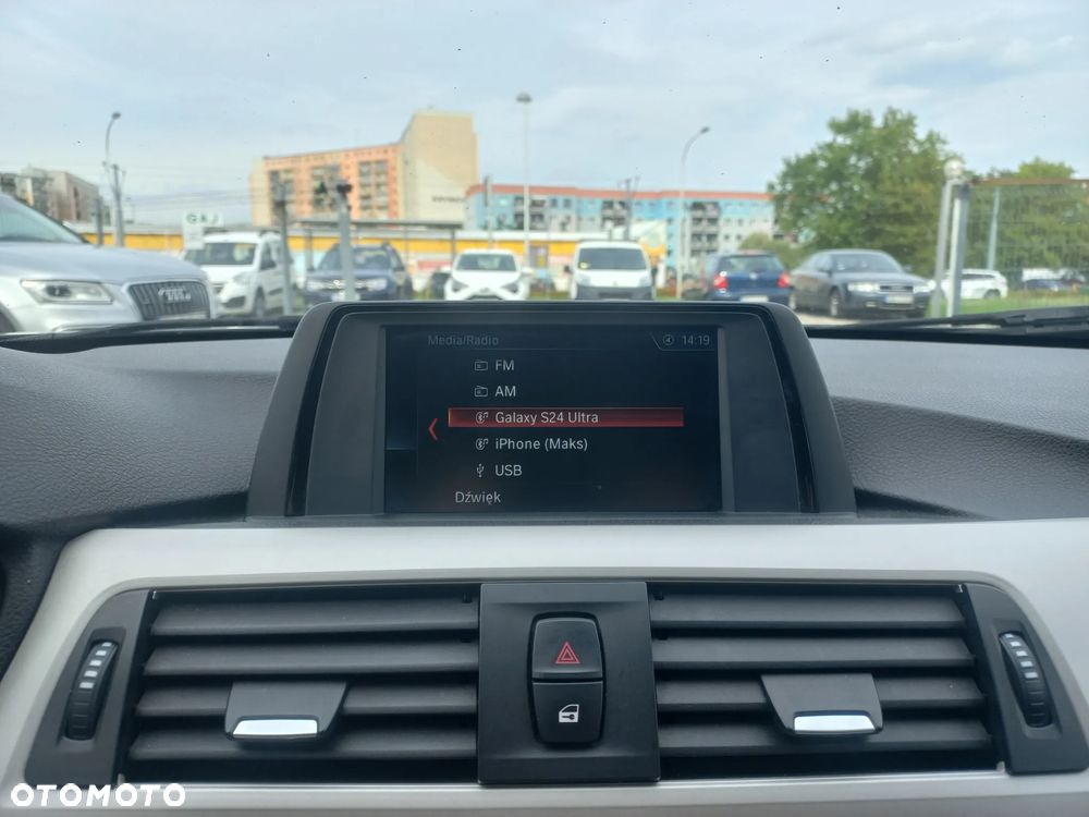 BMW Seria 3 318i - 17
