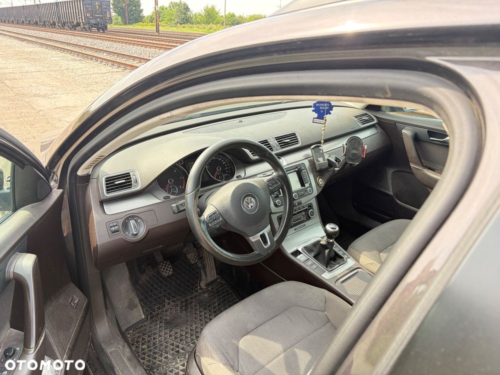 Volkswagen Passat 2.0 TDI Highline - 10