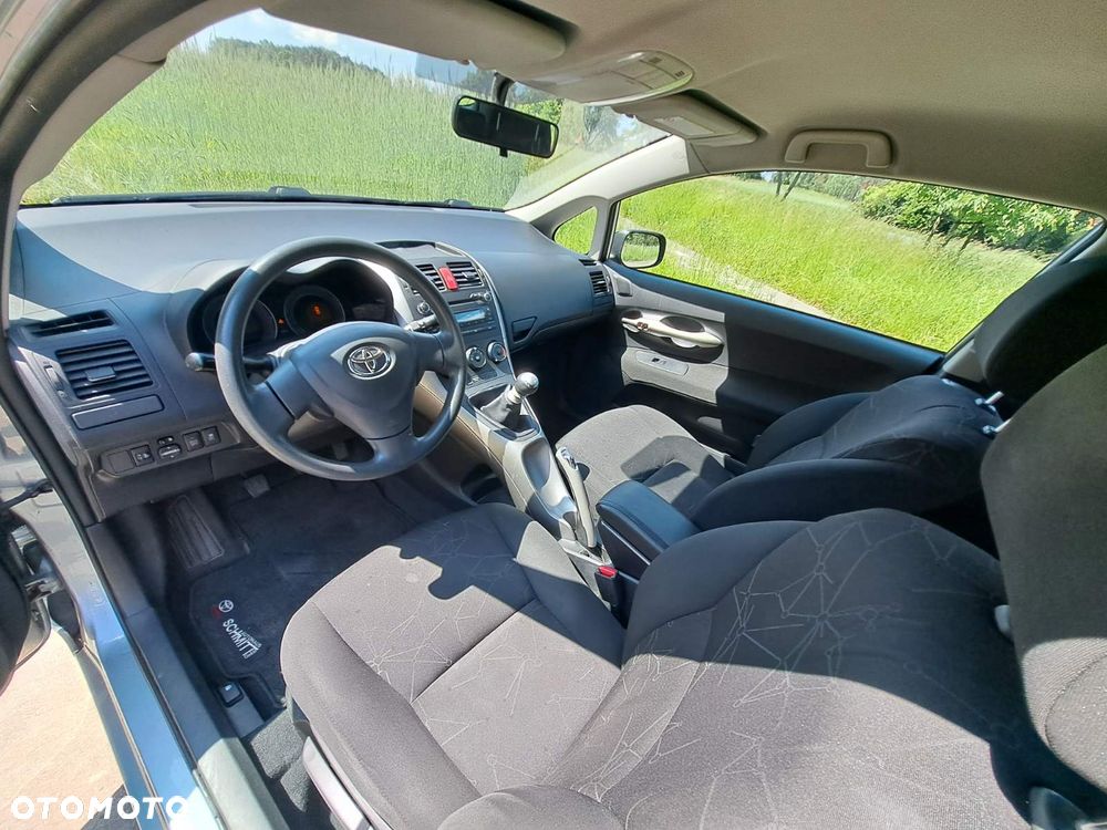 Toyota Auris - 10