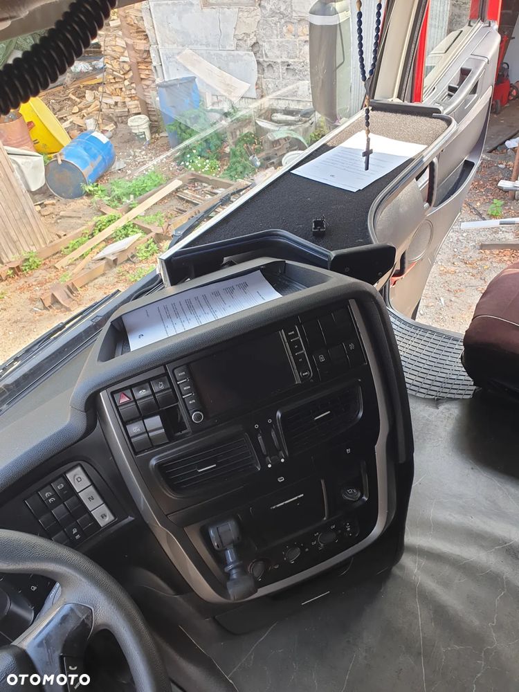 Iveco STRALIS HI-WAY - 4