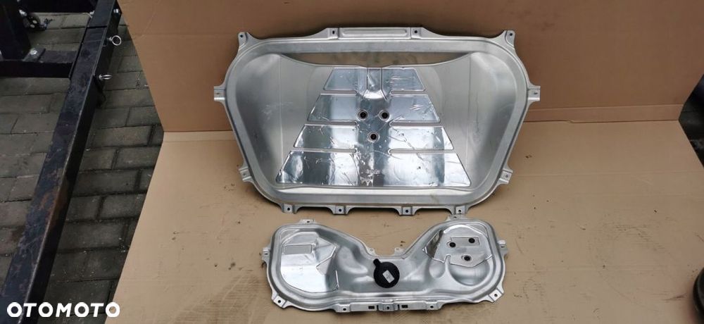 PORSCHE 718 CAYMAN 982 OSŁONA WYGŁUSZENIE SILNIKA - 1