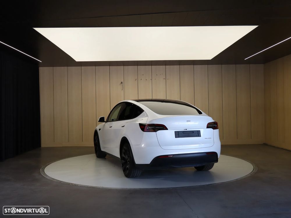 Tesla Model Y Long Range Dual Motor AWD - 4