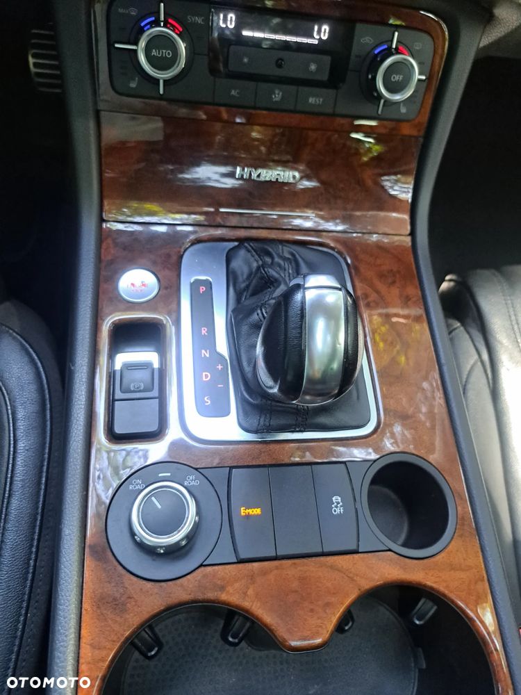 Volkswagen Touareg - 27