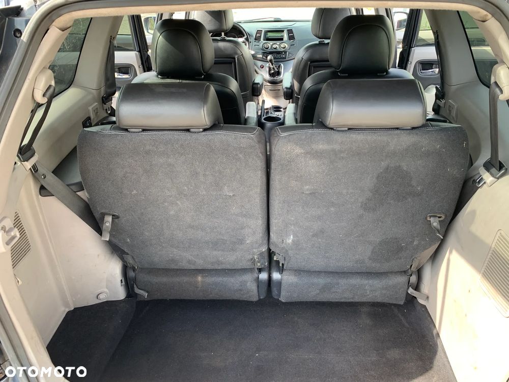 Mitsubishi Grandis 2.0 DID Intense - 16