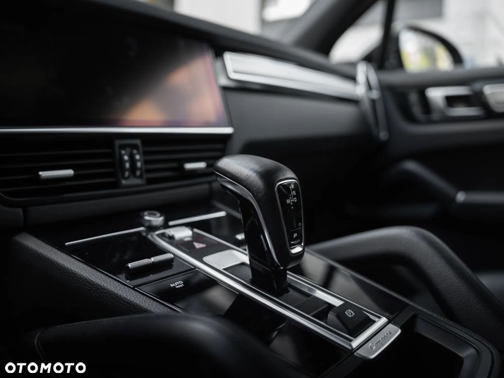 Porsche Cayenne Platinum Edition - 31