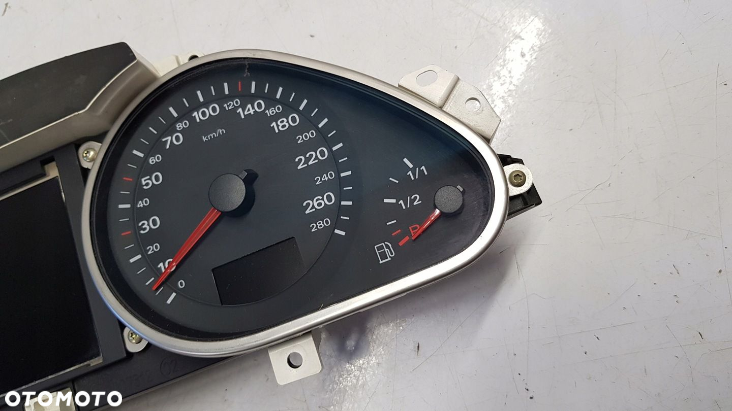 licznik Audi A6 C6 3.0 TDI 4F0920931D - 4