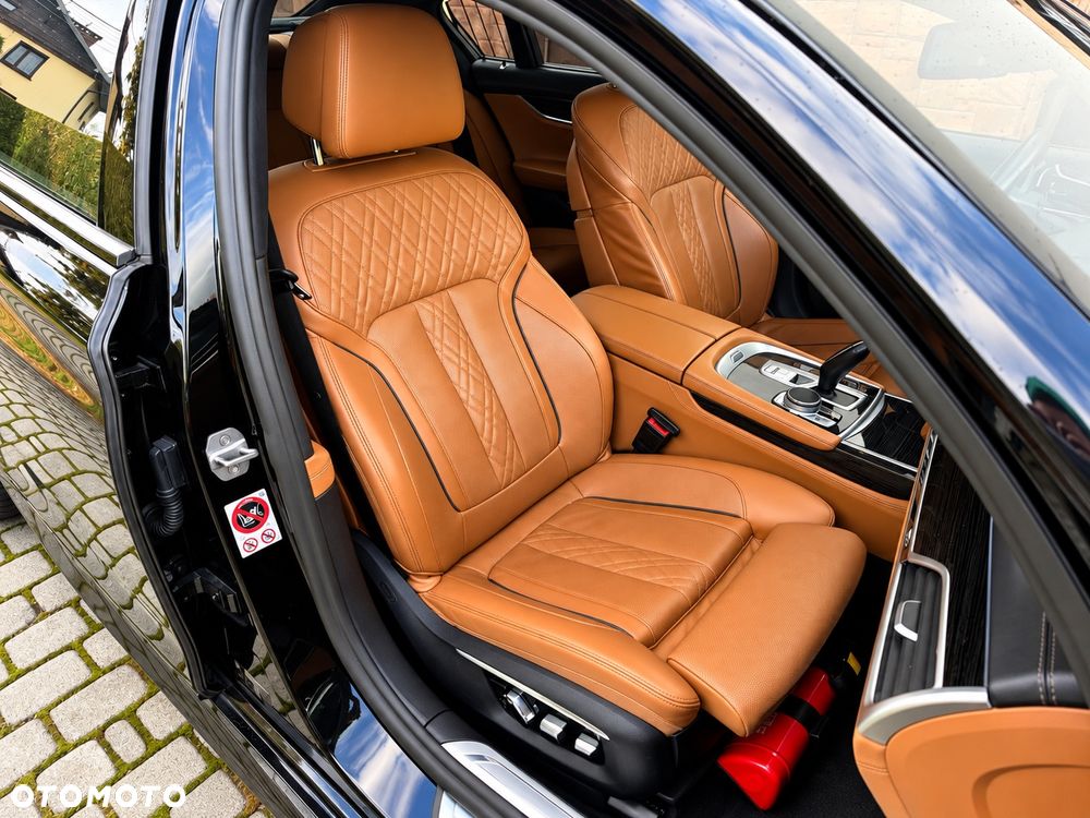 BMW Seria 7 750d xDrive - 34