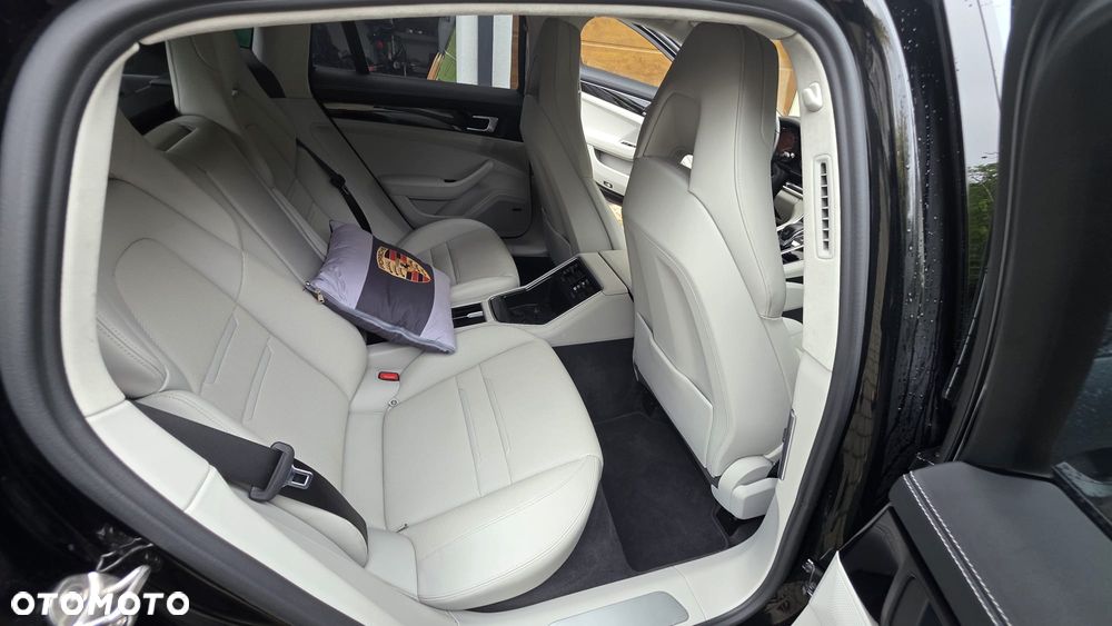 Porsche Panamera - 12