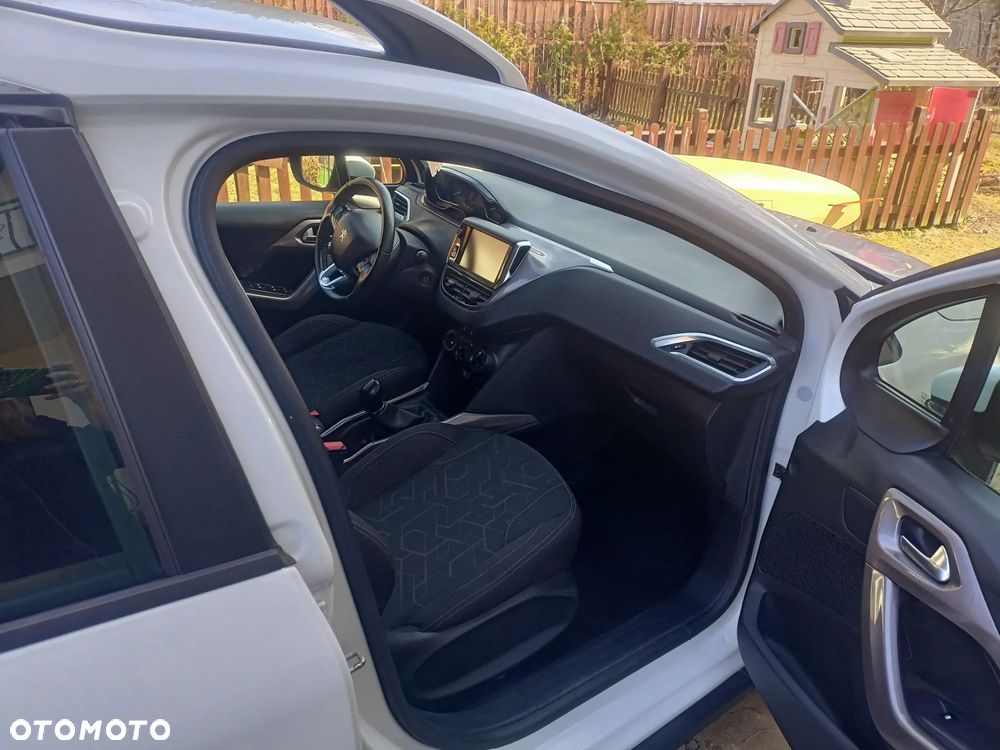 Peugeot 2008 - 8