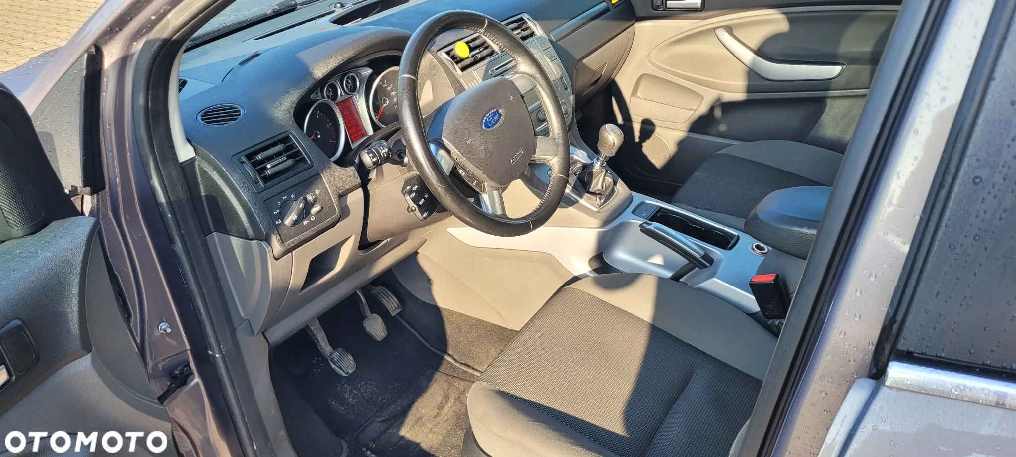 Ford Kuga - 22
