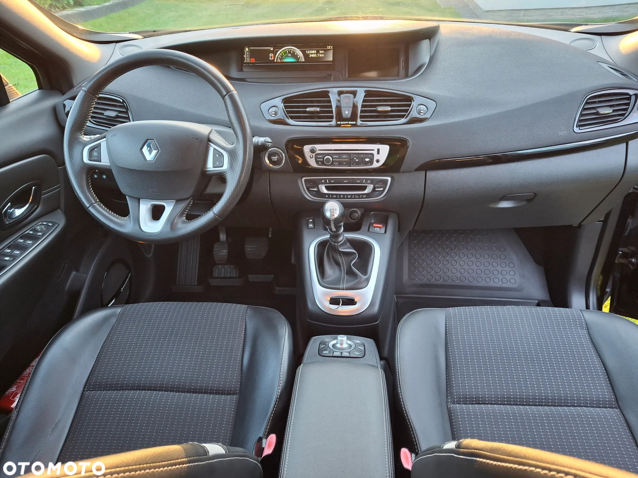 Renault Scenic ENERGY TCe 115 Bose Edition - 22