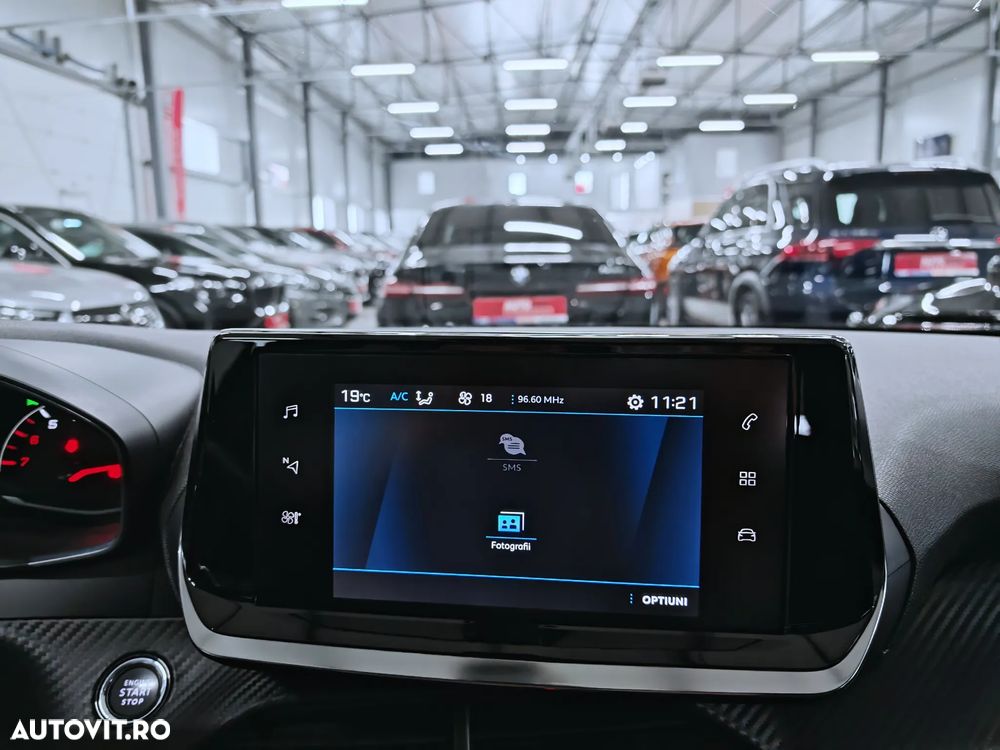 Peugeot 2008 PureTech 130 Stop&Start EAT6 Allure - 13