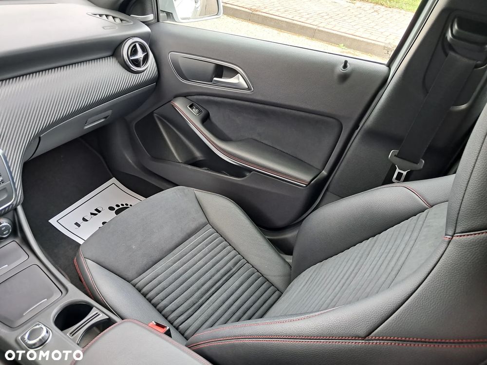Mercedes-Benz Klasa A 250 4-Matic AMG Line - 20