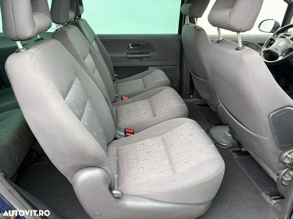 Volkswagen Sharan 2.0 TDI DPF BlueMotion Technology Trendline - 11