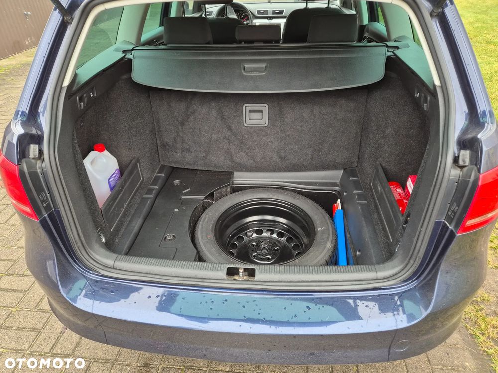 Volkswagen Passat 1.6 TDI Trendline - 12