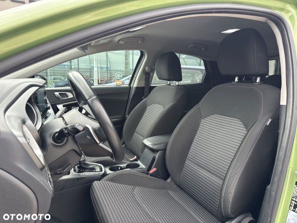 Kia XCeed - 16