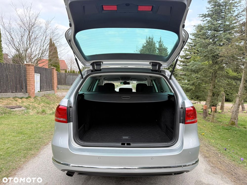 Volkswagen Passat 1.6 TDI DPF BlueMot Highline - 30