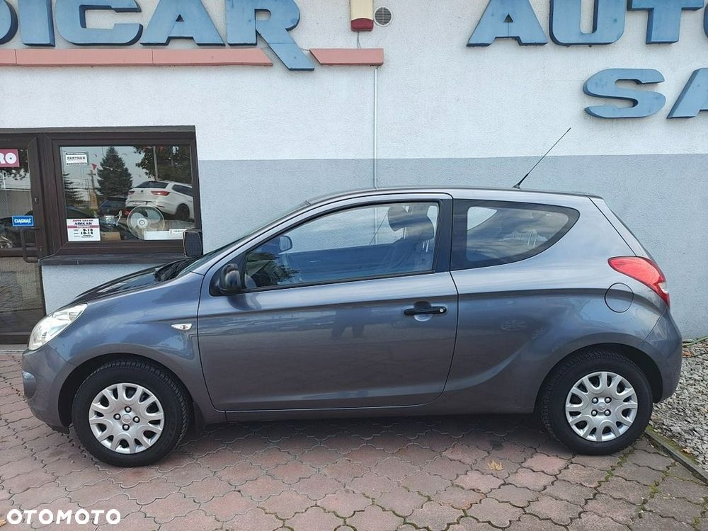 Hyundai I20 2010 photo 3