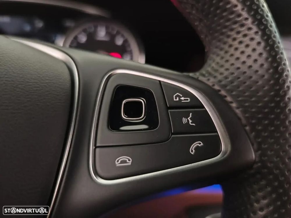 Mercedes-Benz E 220 — fotografia 19