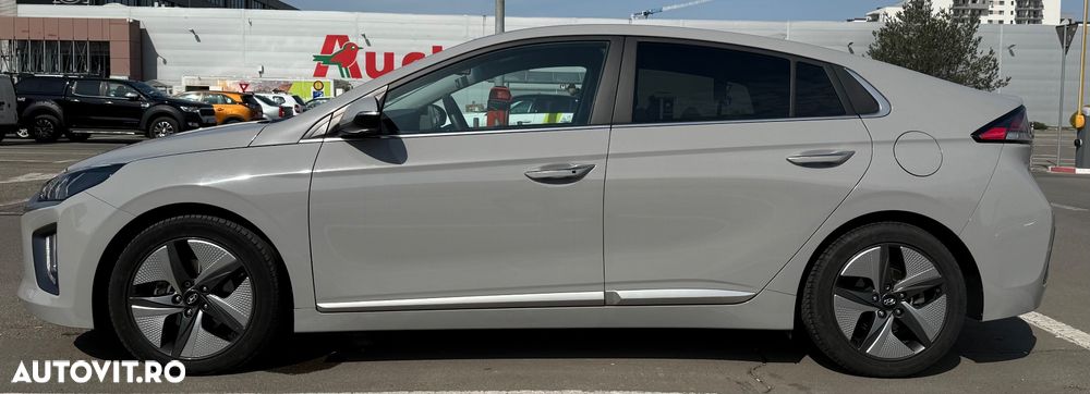 Hyundai IONIQ - 13