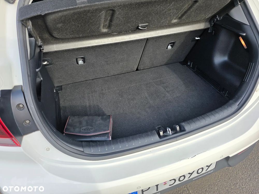 Kia Rio 1.4 L - 24