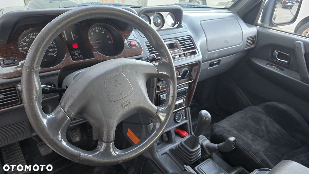 Mitsubishi Pajero 2.5 TD Classic - 30