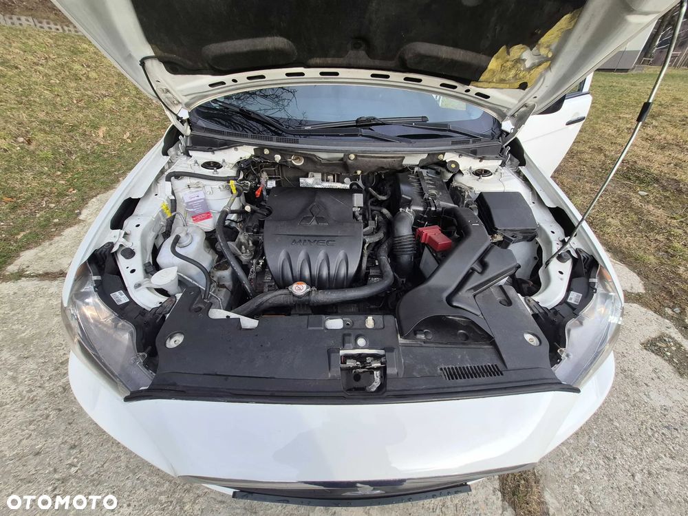 Mitsubishi Lancer 1.6 Inform - 4