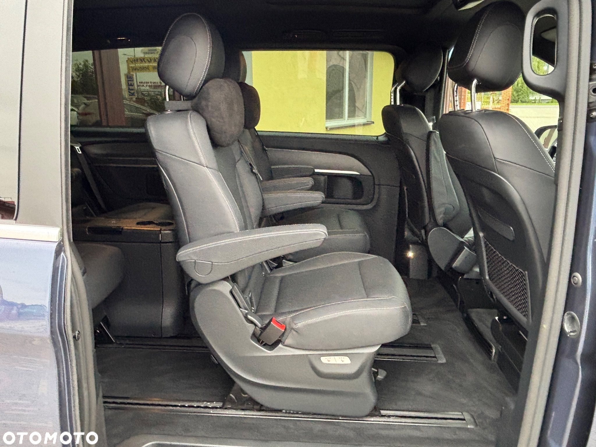 Mercedes-Benz Klasa V 300 d 4-Matic Exclusive 9G-Tronic (d³ugi) - 23