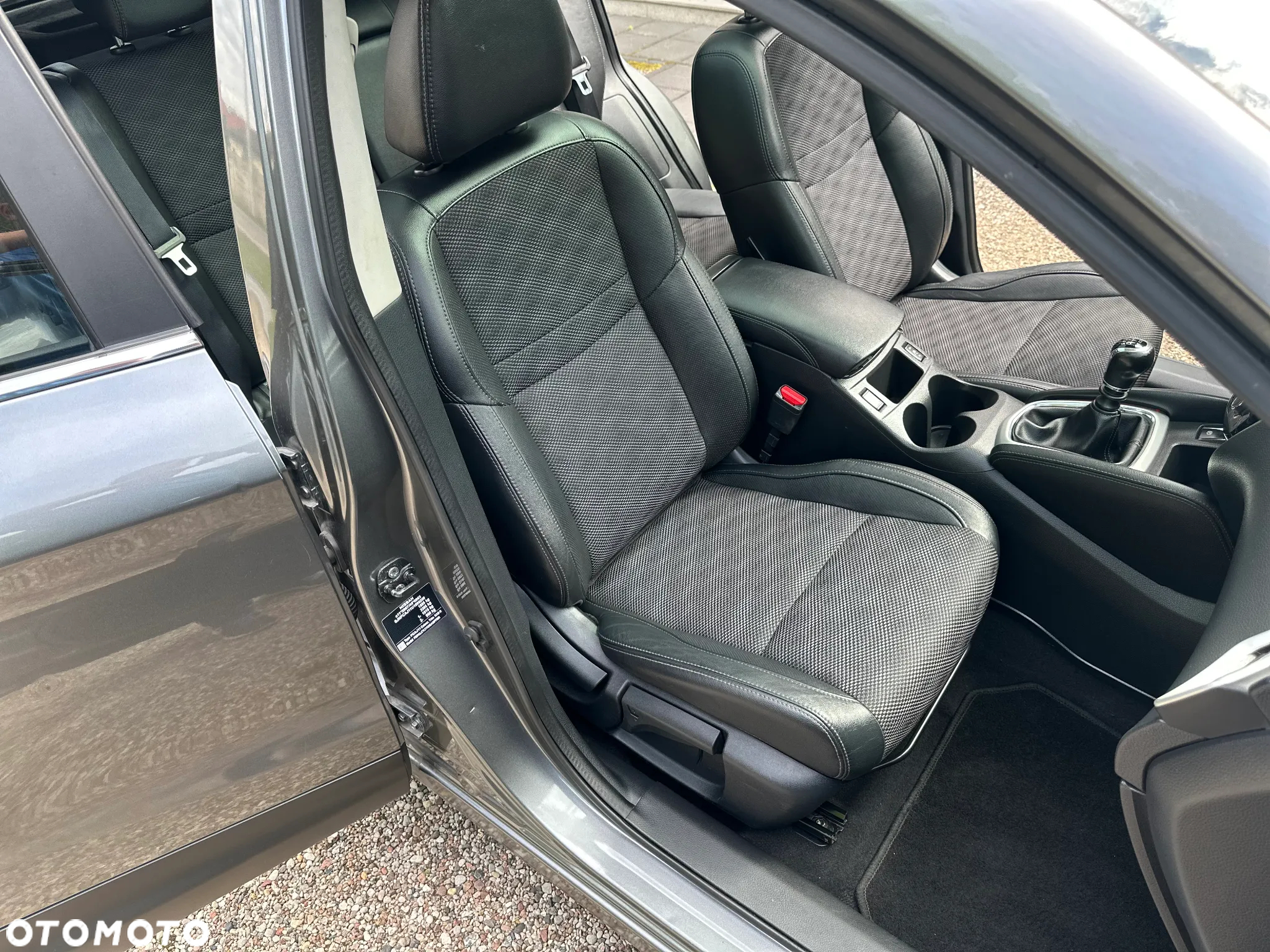 Nissan Qashqai 1.6 DIG-T Tekna - 27