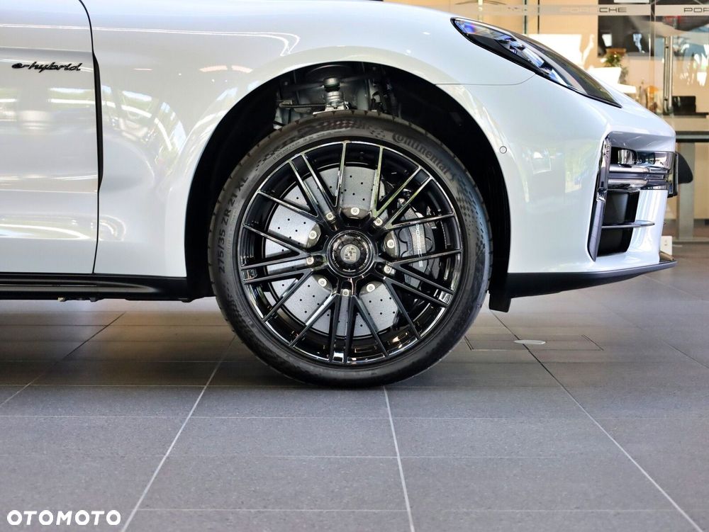 Porsche Panamera - 12