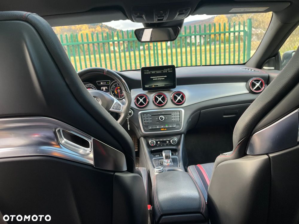 Mercedes-Benz CLA 45 AMG 4-Matic - 16