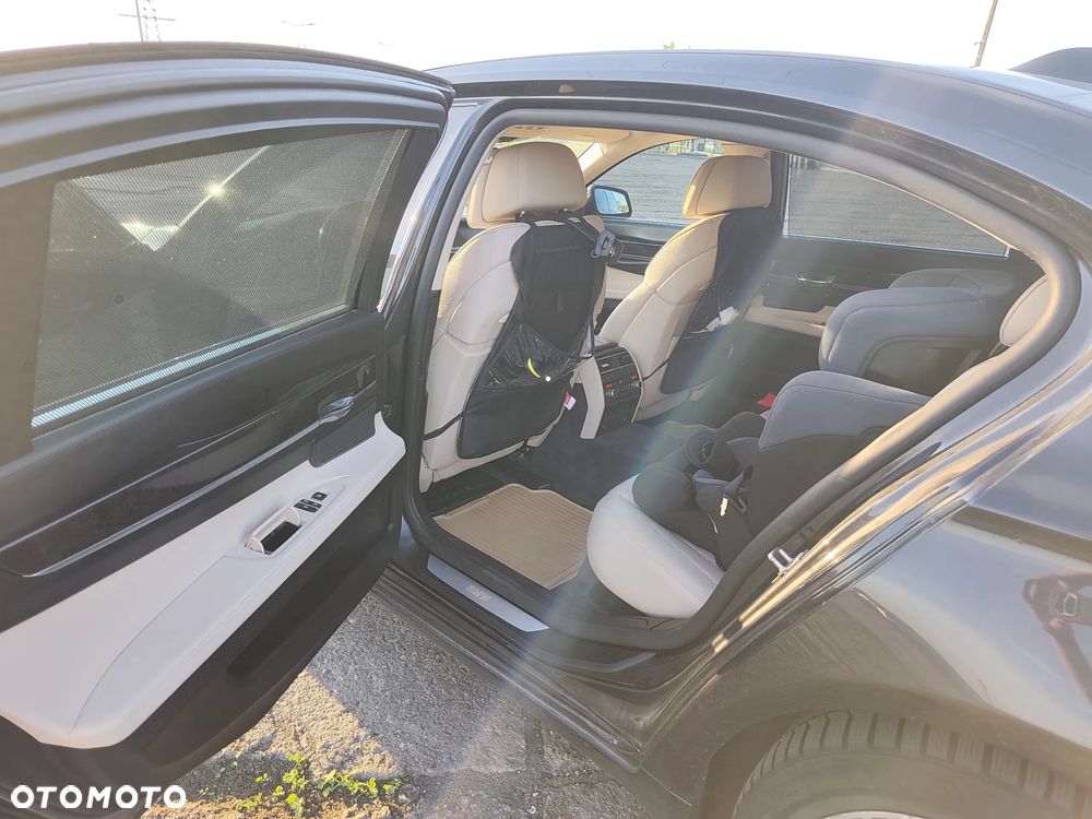BMW Seria 7 740Li - 7