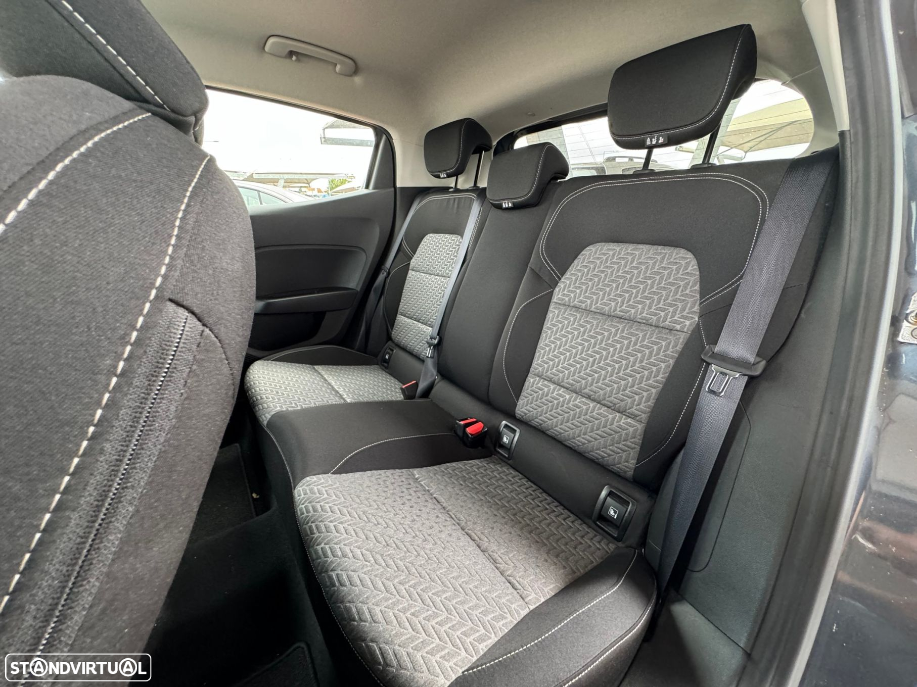 Renault Clio 1.0 TCe Limited Bi-Fuel - 26