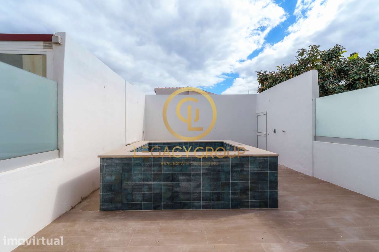 Moradia T3+1 RENOVADA | Almancil | Golden Triangle - Grande imagem: 2/37