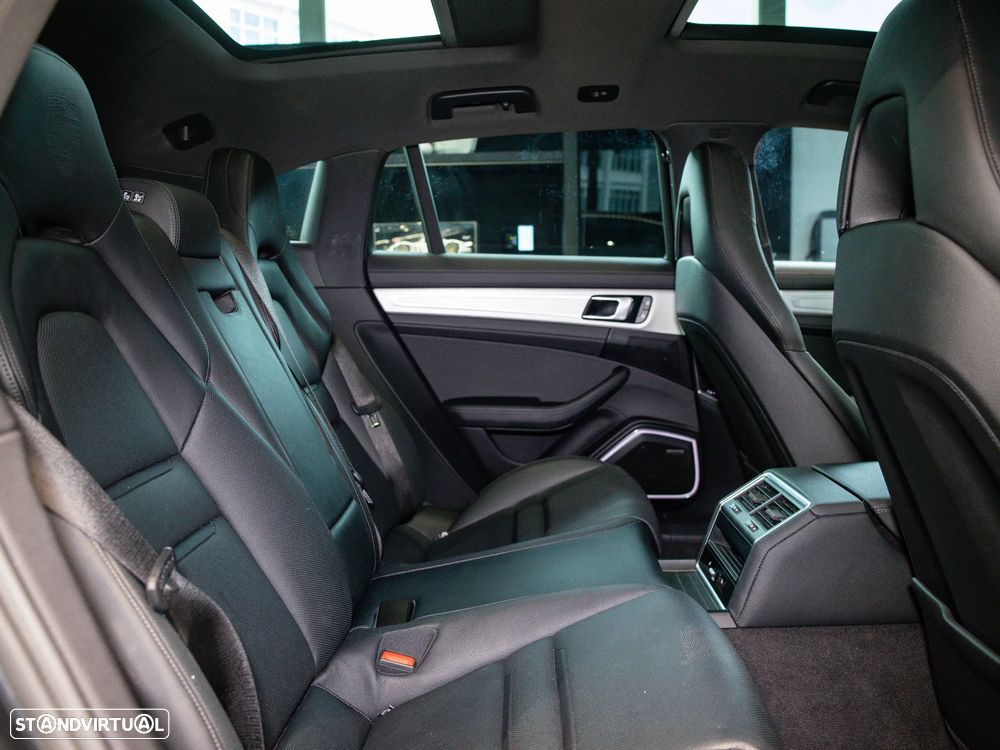 Porsche Panamera Sport Turismo 4 E-Hybrid Platinum Edition PDLS - 40