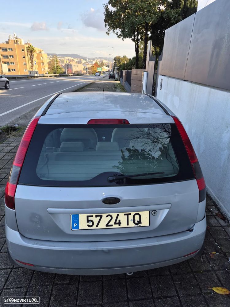 Ford Fiesta 1.4 Ambiente - 1