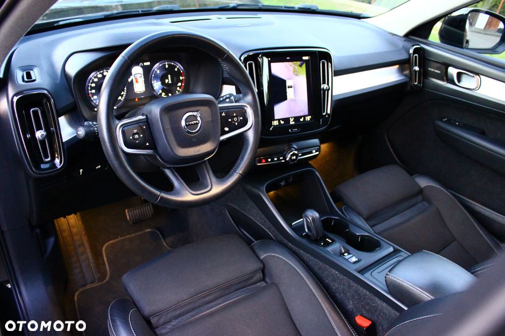 Volvo XC 40 D3 Momentum Pro - 25