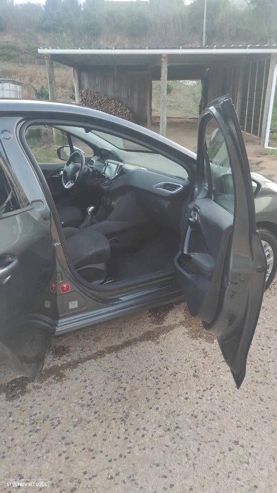 Peugeot 208 1.2 PureTech Style - 6