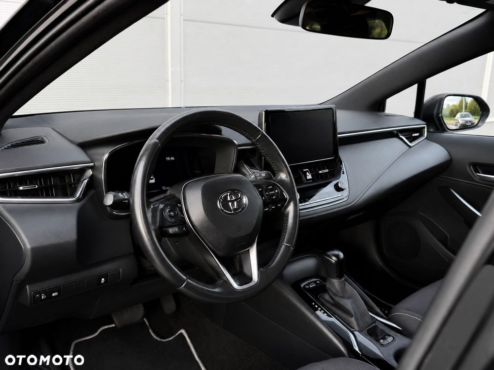 Toyota Corolla - 10