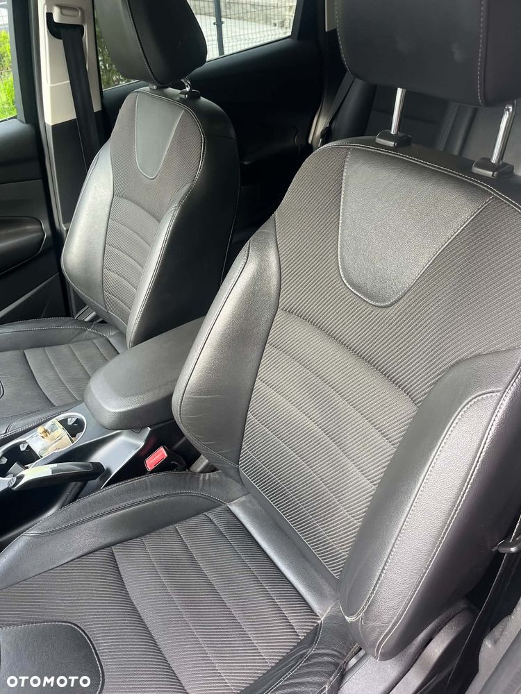 Ford Kuga 2.0 TDCi FWD Titanium - 23