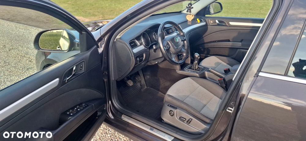 Skoda Superb 2.0 TDI Exclusive - 14