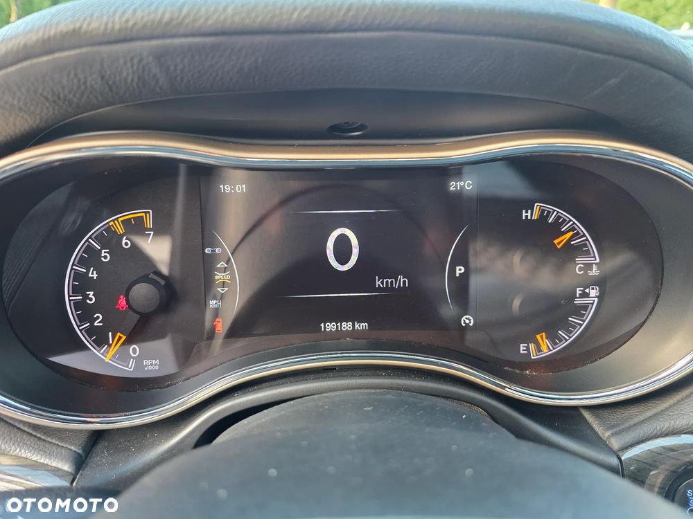 Jeep Grand Cherokee 5.7 V8 HEMI Summit - 24