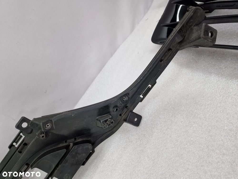 KIA VENGA LIFT 14- KRATKA ŚRODKOWA ZDERZAKA PRZEDNIEGO PRZÓD , NR 86560-1P500 , NR AUKCJI KR385 - 21