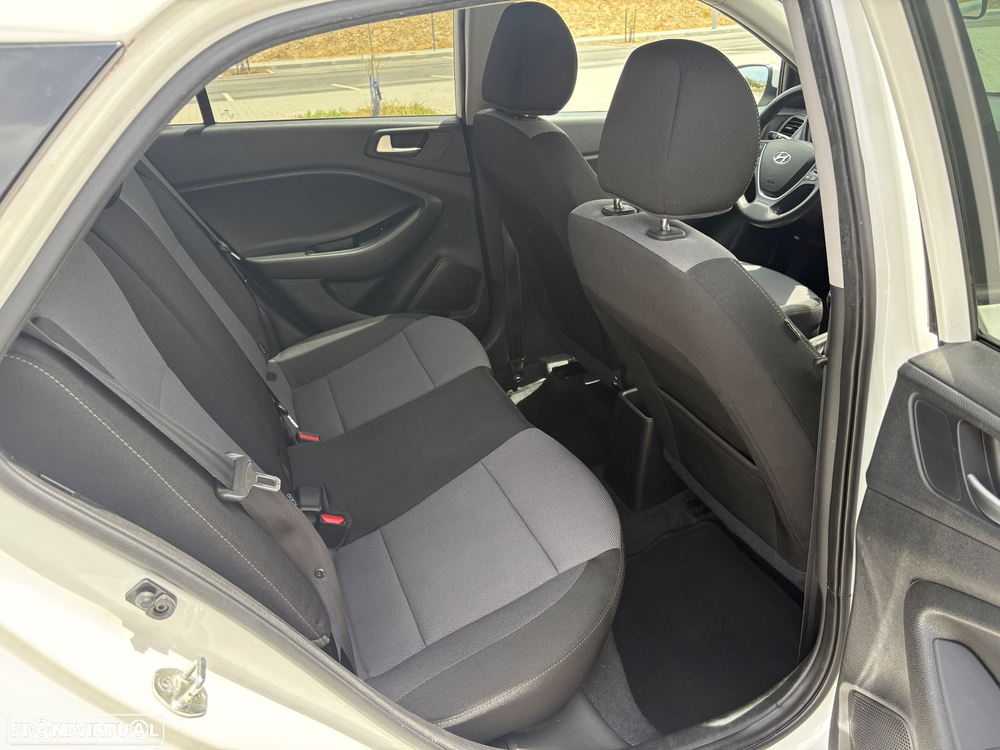 Hyundai i20 1.1 CRDi Blue Access+Bluetooth - 33