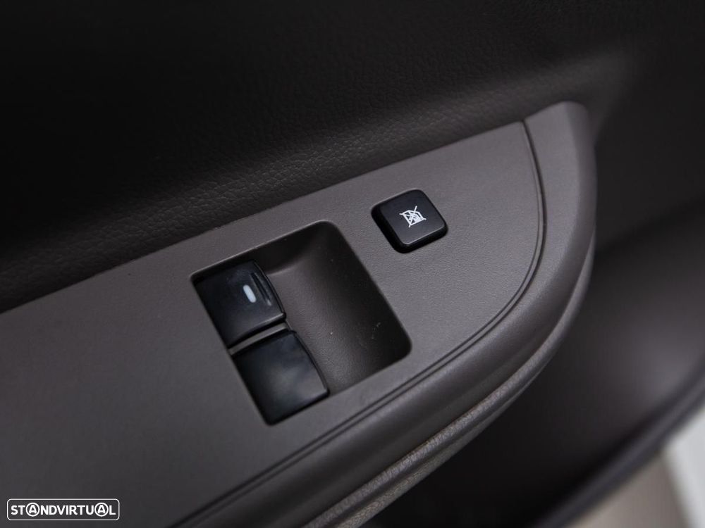 Mitsubishi L200 2.4 DI-D Club Invite 4WD c/iva - 11