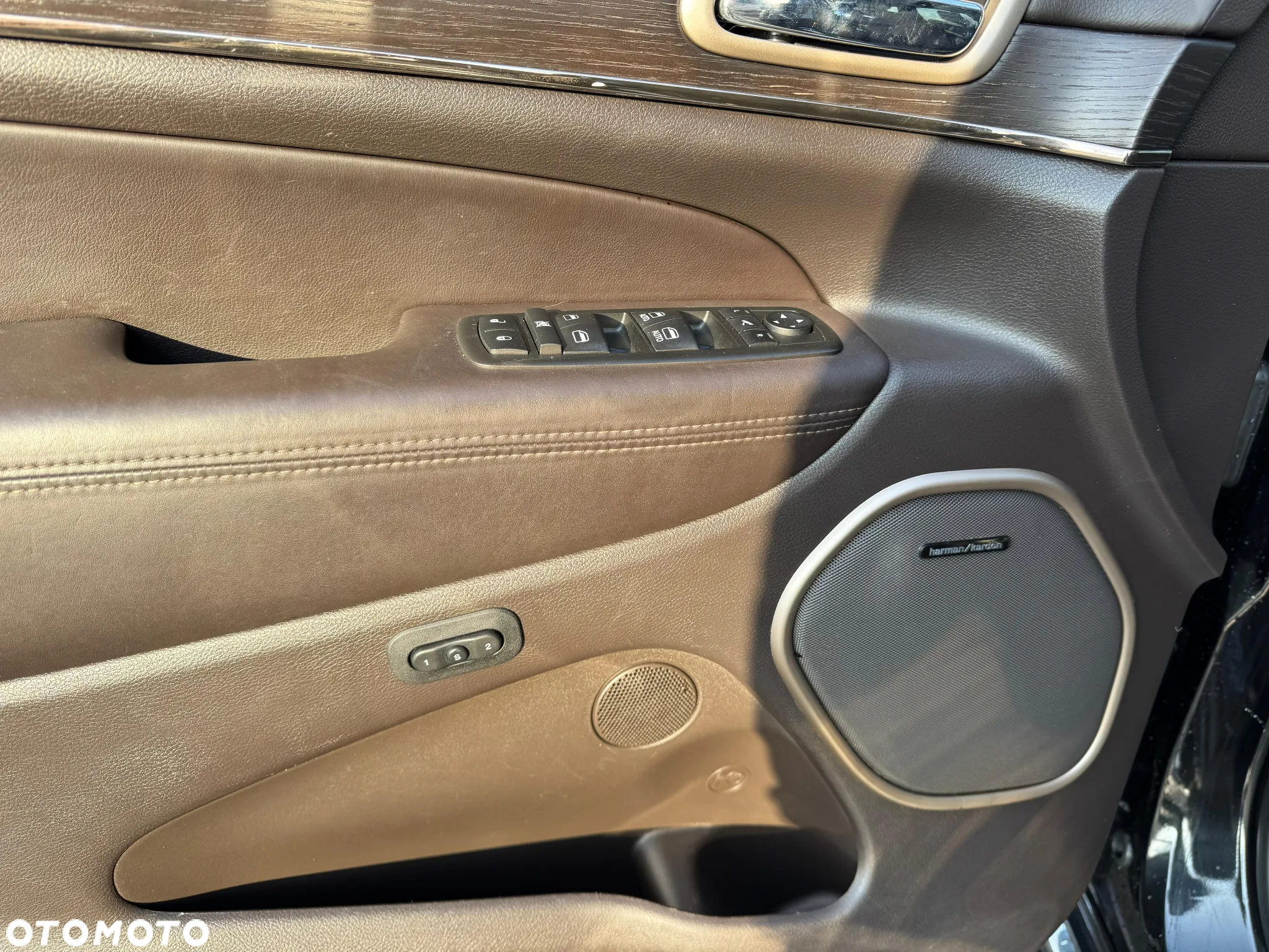 Jeep Grand Cherokee - 21